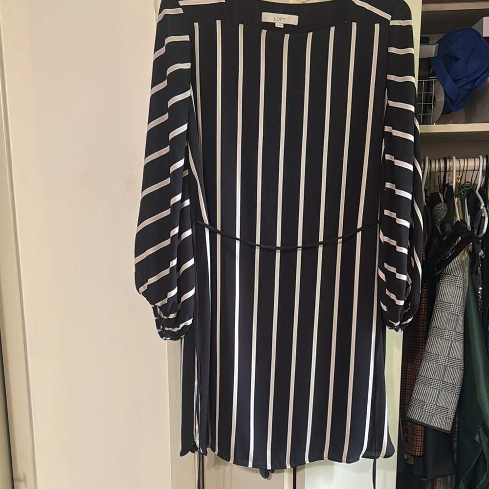 LOFT Black and Tan with White Sheath Dress with Bishop Sleeves
